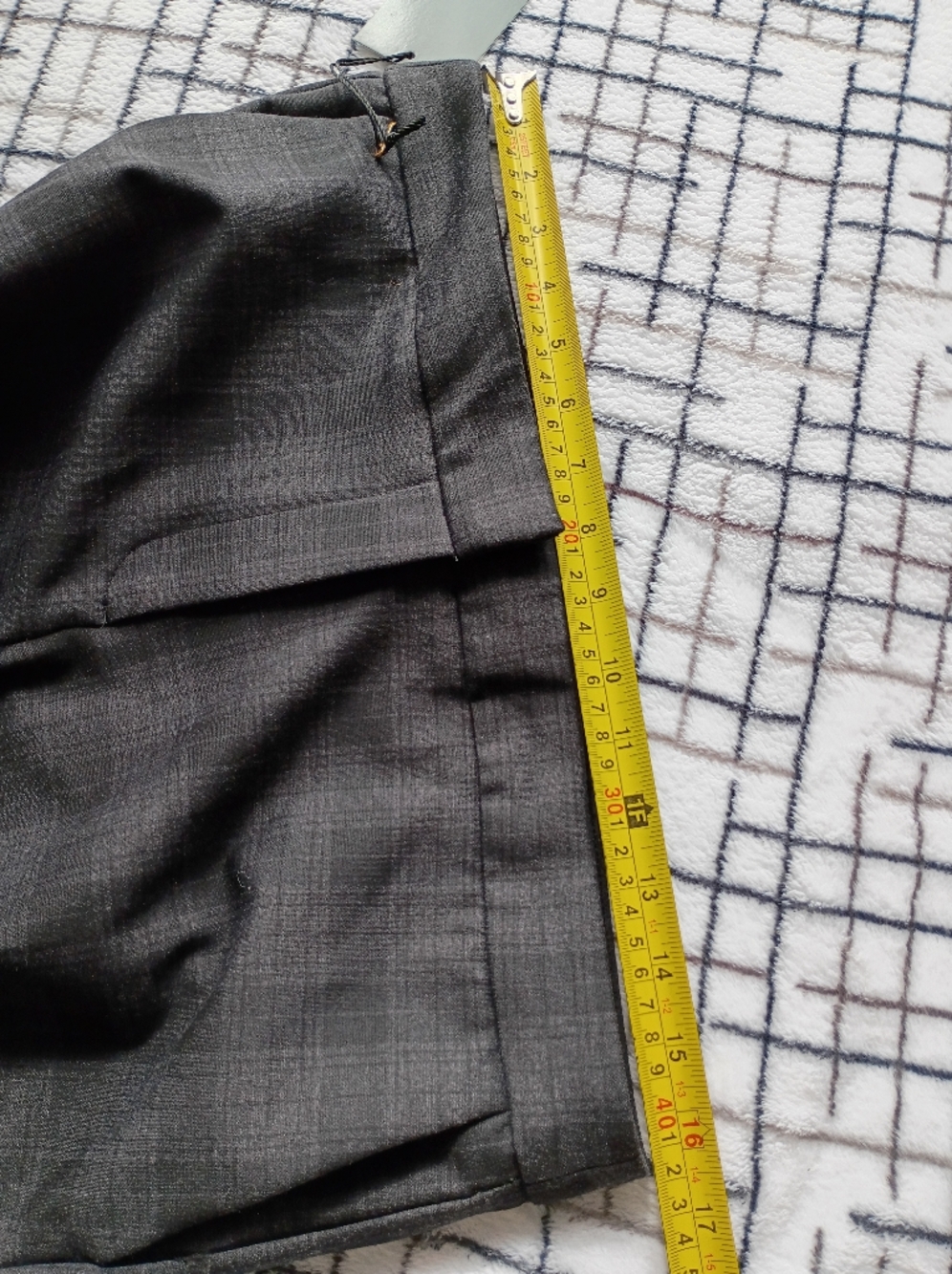 NWT…Adrienne Vittadini Gray Plaid Straight Leg Pants - Picture 8 of 10